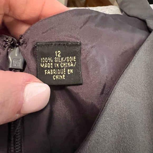 Dana Bachman Dress. Size 12.  Worn once. 100% Silk. - Picture 10 of 10